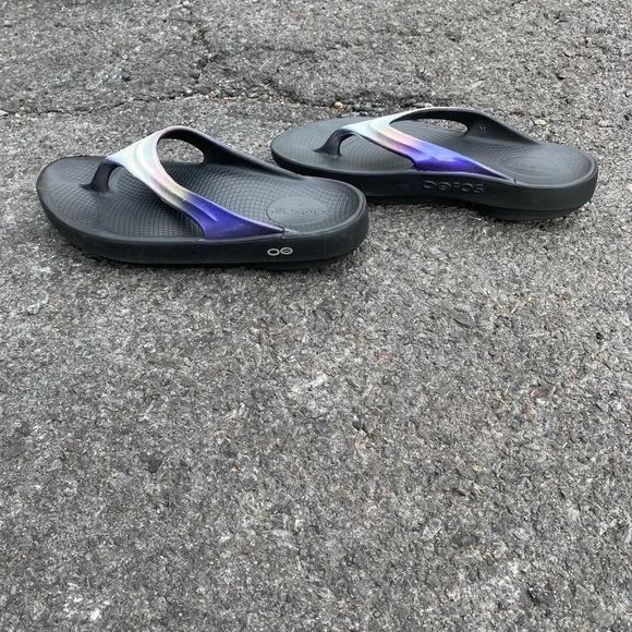Women’s OOFOS Gradient Flip Flops - Picture 4 of 5